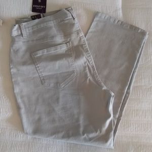 NEW Soft Gray 18W Short Amanda Jeans by Gloria Vanderbilt